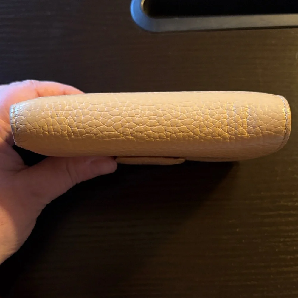 Kate Spade Light Tan Pebbled Leather Wallet Basic Travel‎ Casual - Picture 10 of 10